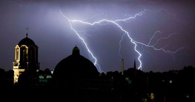 Met Office forecast mixed weekend in UK with highs of 30C - but risk of thunderstorms