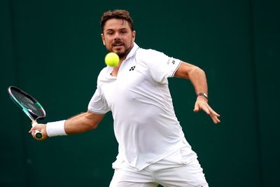 Stan Wawrinka sets up Novak Djokovic clash in Wimbledon third round