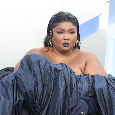 Lizzo's 'English breakfast' has Brits wondering what on earth is happening