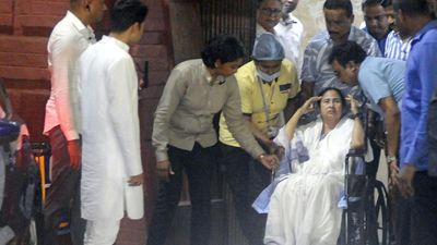 Mamata Banerjee undergoes microsurgery on left knee at Kolkata hospital