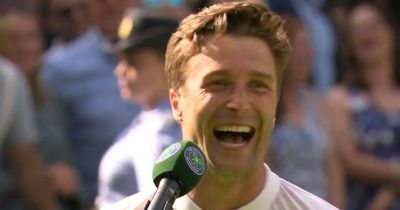 Liam Broady tells mum 'chill out' and leaves Wimbledon crowd in stitches