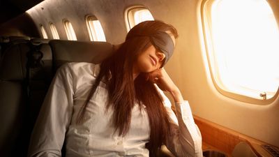 Sleep expert reveals the easy tips that will help you fall asleep on a plane