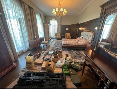 Wigs, gold bars and pictures of severed heads: Inside Wagner boss’s lavish Russian mansion - OLD