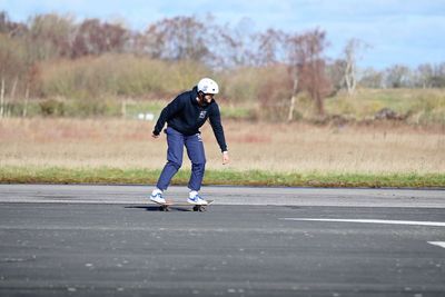 Skateboarder aims for world records again after failed attempt due to injury