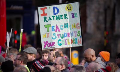 Pay rise of 6.5% would end England’s teacher strikes, union leader suggests