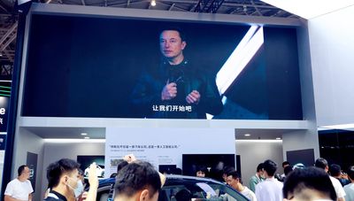 Tesla offers cash rebate to China customers one day after agreeing to end EV price war