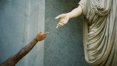 Suzannah Pettigrew explores the distortion of memory in ‘A Sphinx Looking for a Poet’