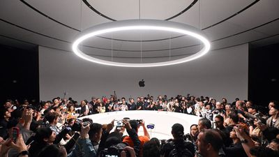 Apple Requires Appointments For $3,500 Vision Pro Mixed-Reality Headset