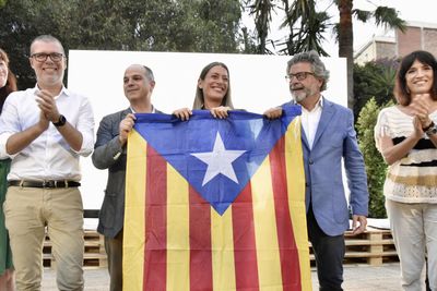 Pro-Independence Group Hangs Giant Puigdemont Banner In Madrid