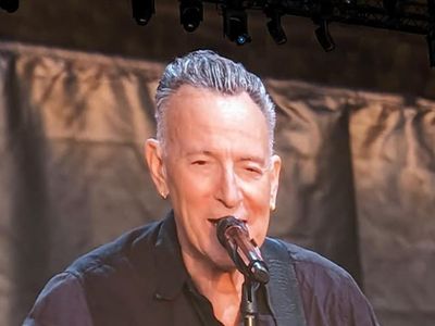 Bruce Springsteen starts Hyde Park show early to avoid 2012 power cut incident repeat