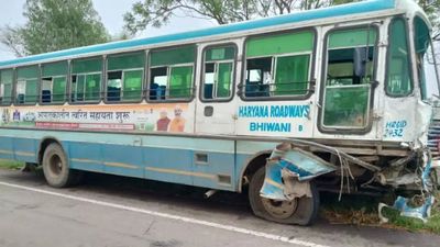 8 dead, 9 injured in head-on collision between bus and cruiser in Haryana's Jind