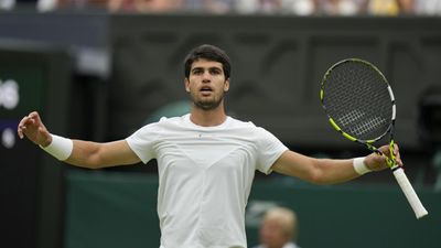 Alcaraz outmuscles Jarry to reach last-16 at Wimbledon