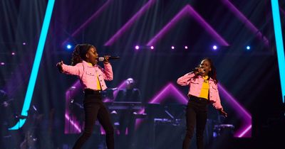 The Voice Kids coaches ‘feel like they’re on Dragons’ Den’ after sassy identical twins ask for a ‘moment’ onstage