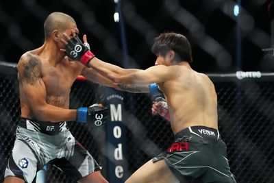 Tatsuro Taira def. Edgar Chairez at UFC 290: Best photos