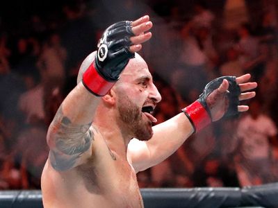 UFC 290: Alexander Volkanovski stops Yair Rodriguez on wild night of fights