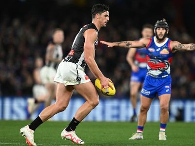 Pendlebury breaks AFL all-time disposals record