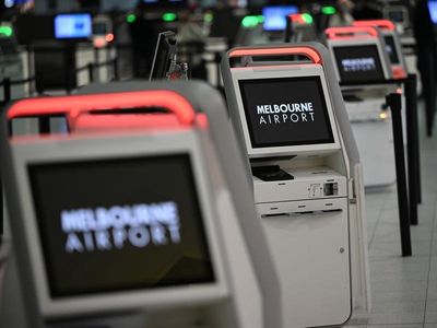 Delays build at Australian airports after system outage
