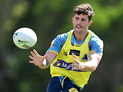 Toby Sexton backed by mentors to shine as Bulldogs No.7