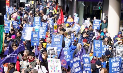 Consultants would call off strike for 12.4% NHS pay deal