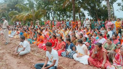 Jains stage protest in Belagavi against murder of monk