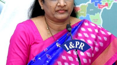 Women Commission Chairperson calls on acid victims at hospital