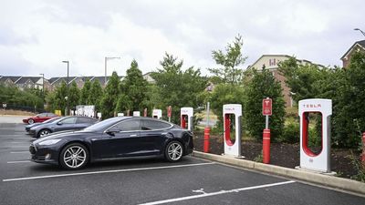 Tesla Seeks Temporary Workers For Three-Month Test-Driving Program