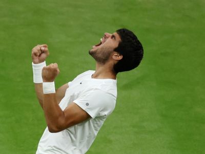 What time will Novak Djokovic play at Wimbledon today?