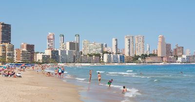 Huge Spain holiday blow for Brits as tourist hotspot closes bars