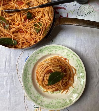 Rachel Roddy’s recipe for tomato and bay leaf sauce