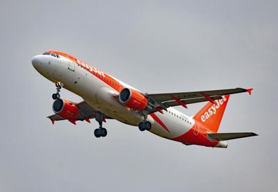 EasyJet cancels 1700 summer flights