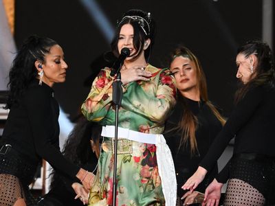 Lana Del Rey review, BST: Singer returns self-assured and impressive following the Glastonbury debacle