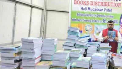 Congress leader Mudassar Patel celebrates birthday with textbooks distribution among poor students in Mumbai