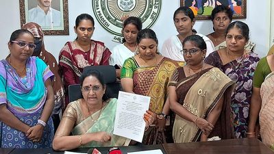Andhra Pradesh Mahila Commission serves notice to JSP president Pawan Kalyan over his ‘women trafficking’ comments