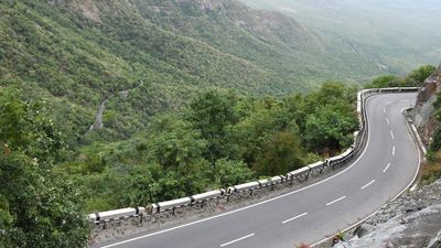 TTD EO asks officials to prepare action plan to check accidents on ghat roads