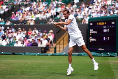 Daniil Medvedev sails past injured Jiri Lehecka into Wimbledon quarter-finals