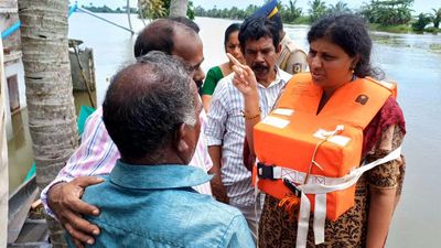 Steps on to plug bund breach at Kainakary