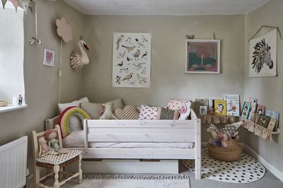 5 must-haves for every small kid’s room from professional organizers