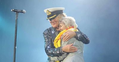 Rod Stewart's 94 year old sister joins him on stage as he wraps up triumphant UK tour