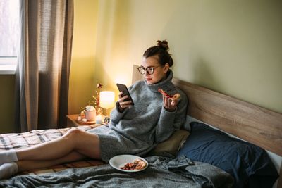 Critics are coming for Gen Z’s latest ‘bed rotting’ trend, but one scientist calls it the ultimate ‘anti-productivity’ hack