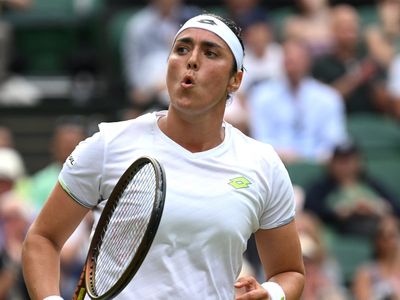 Jabeur reaches Wimbledon quarterfinals, where defending champion Rybakina awaits