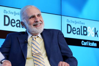 Corporate raider Carl Icahn recovers $1 billion in his fortune as loan deal with big banks alleviates shortseller assault