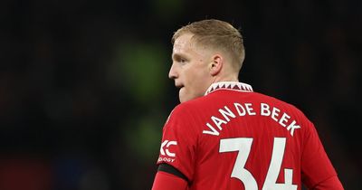Donny van de Beek given transfer recommendation as Manchester United sent 'big club' warning