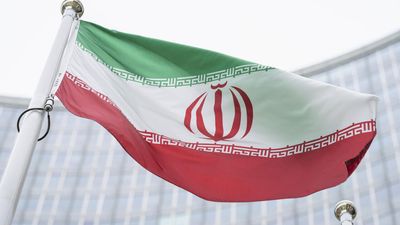 US intelligence finds Iran not currently pursuing nuclear weapons