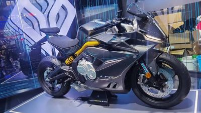 Chinese Manufacturer Benda Pulls Covers Off The LFR 700 Sportbike