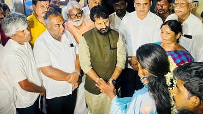 BJP delegation visits house of deceased Yuva Brigade activist in T. Narsipur