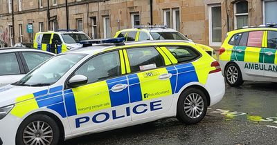 Huge Edinburgh police and paramedic response to 'stabbing' on residential street