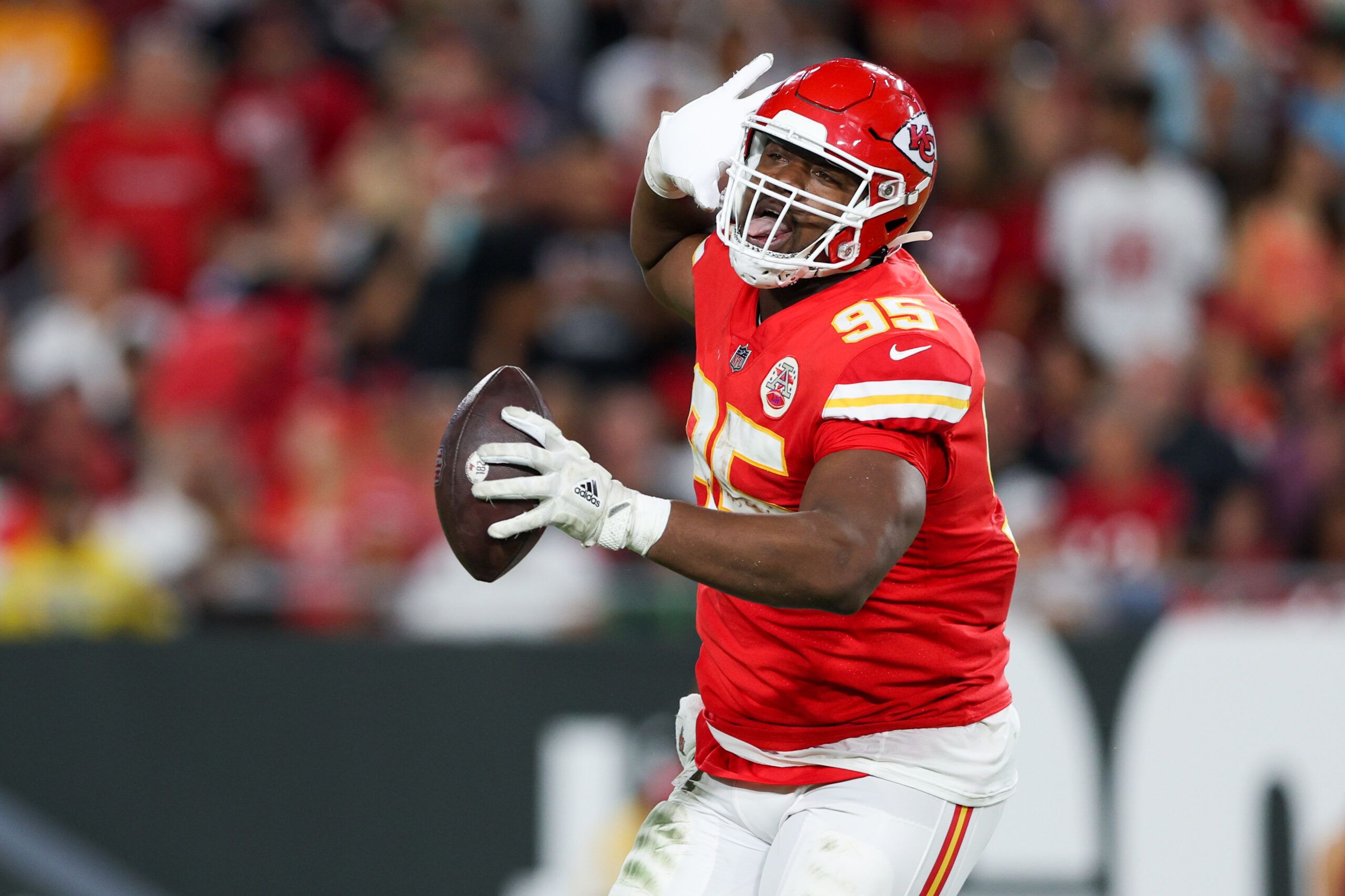 WATCH: Chiefs DT Chris Jones' offseason training in Florida