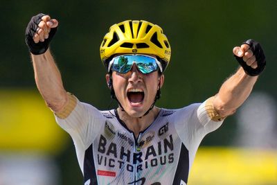 Pello Bilbao dedicates first Tour de France stage win to Gino Mader