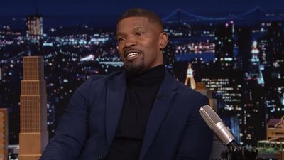 No Big Deal, Just Jamie Foxx Kindly Returning A Fan's Lost Bag During Latest Public Appearance After Medical Incident