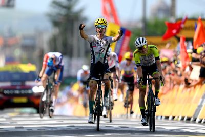 Pello Bilbao reignites GC bid with Tour de France stage 10 victory
